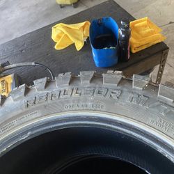 “Rolling Big Power” Repulsor M/T 33x12.5 R20