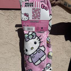 Hello Kitty Macaroons Blanket 🧁🩷