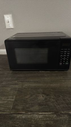 Black Countertop Microwave Oven