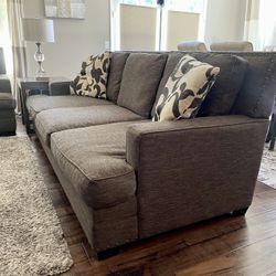 *COUCH SET* Good Quality. Never Owned Any Pets!