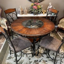 Circle Dining Room Table $150.00