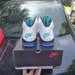 $200 Local Pickup Brand New With Original Everything 2025 Air Jordan 5 Grape OG Size 11 . Price Is Firm.