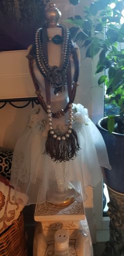 20 to 24 inches in height Body form