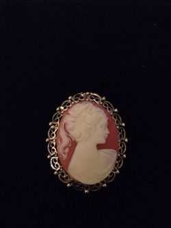 Cameo brooch