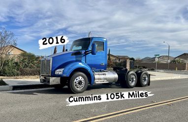 2016 Kenworth T880 Day Cab