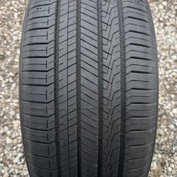 Hankook 235/45/18  (1) Tire