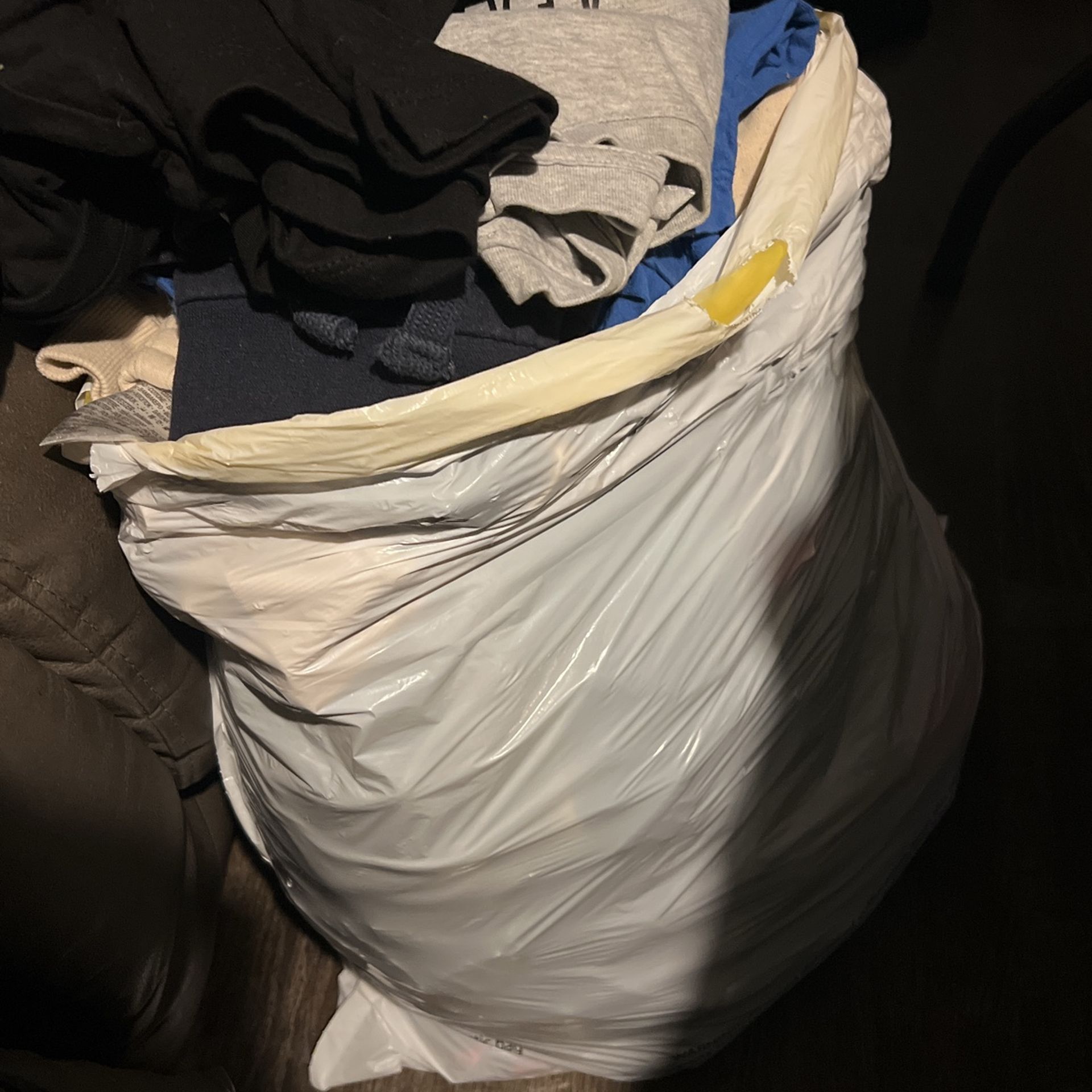 FREE CLOTHES BOYS 6/7