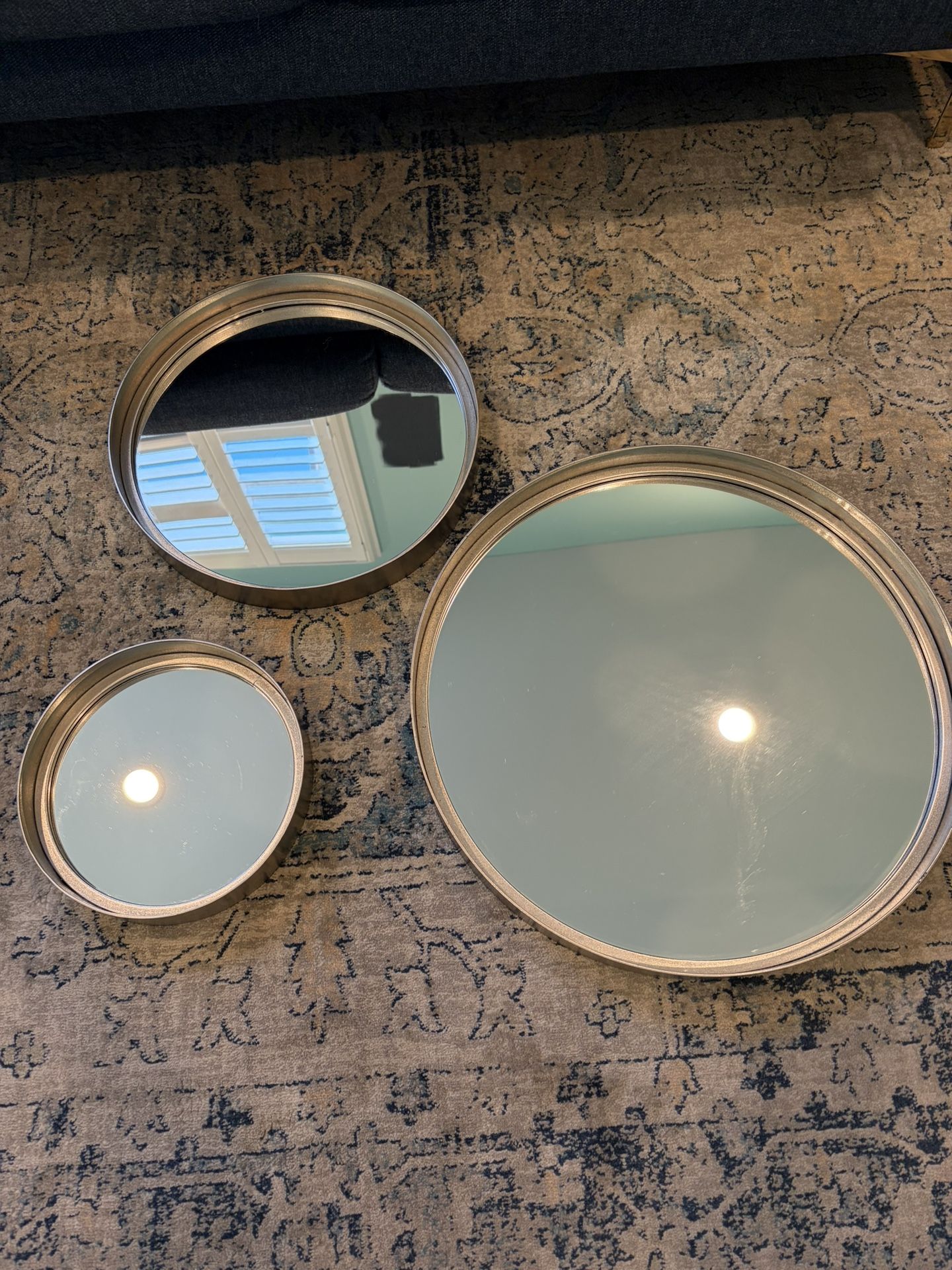 Decorative Modern Round Mirrors – Set of 3