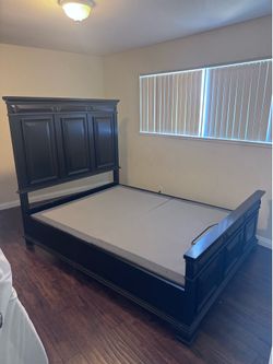 Queen bed frame + adjustable base