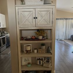 Bookshelf / Cabinet