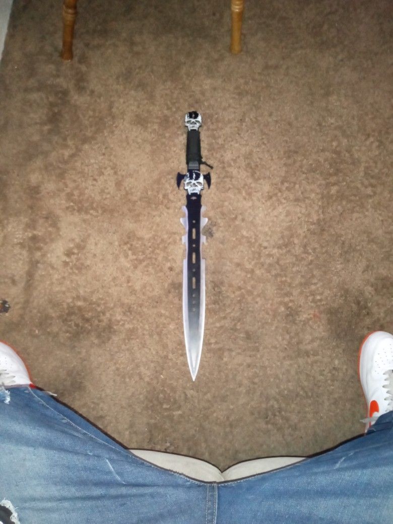 Black And White Skull Sword