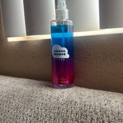Ariana Grande Cloud Perfume