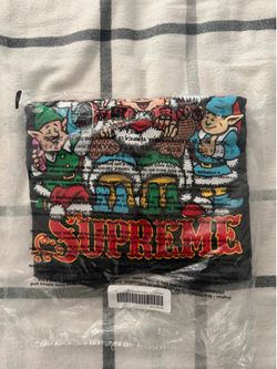 SUPREME CHRISTMAS TEE