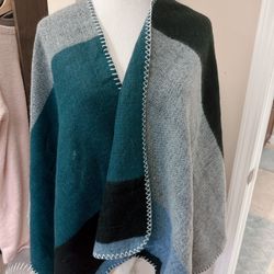 Francesca’s Color Block Poncho Wrap - One Size