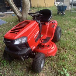 Craftsman Lawn Tractor Like New Just Use 2  Times 