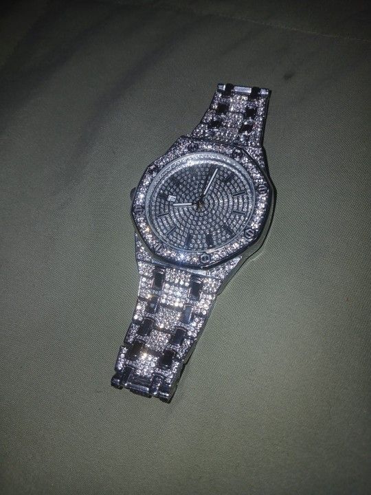 Vvs Watch