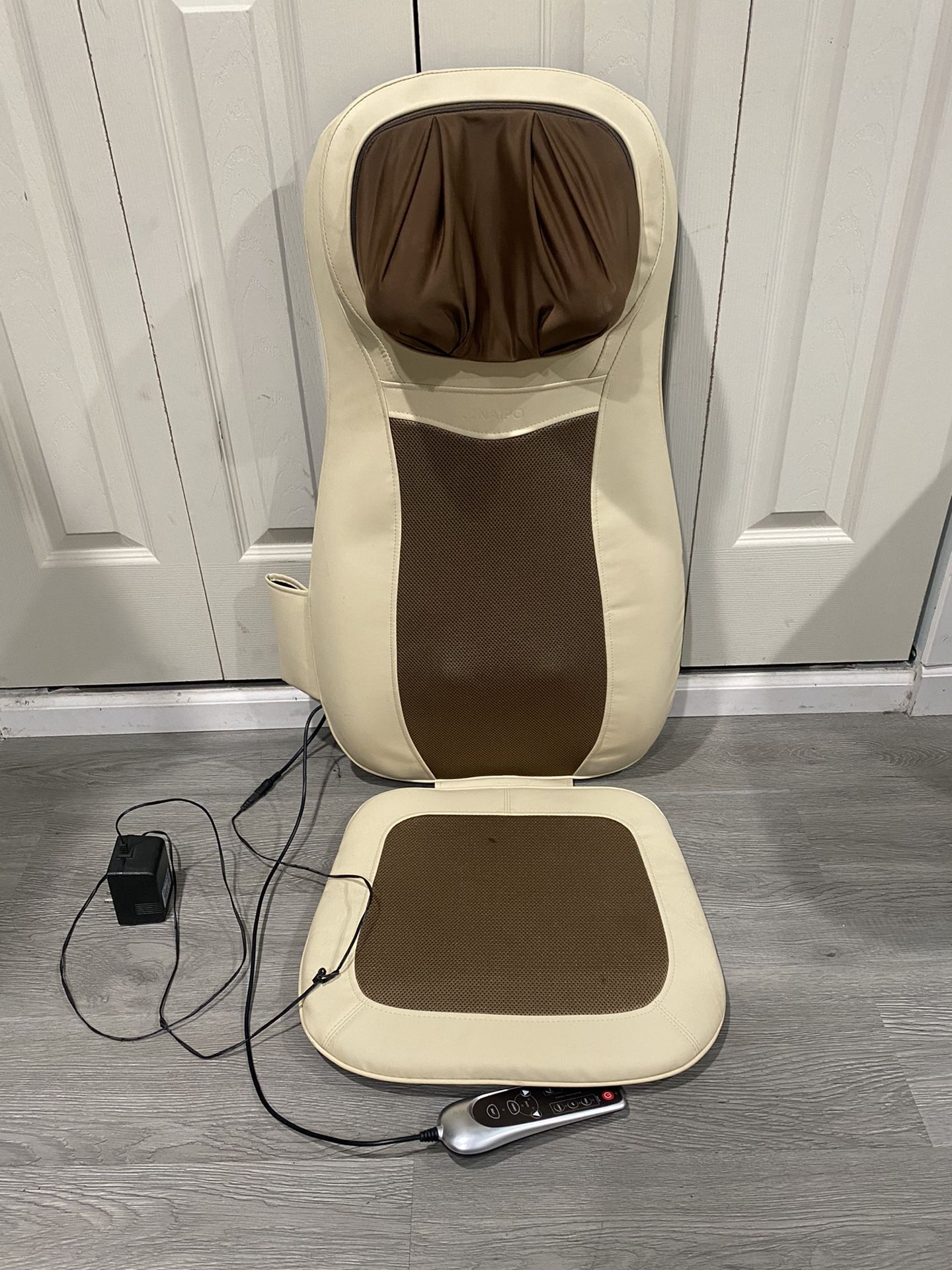 NAIPO NECK & BACK MASSAGER WITH HEAT AND VIBRATION