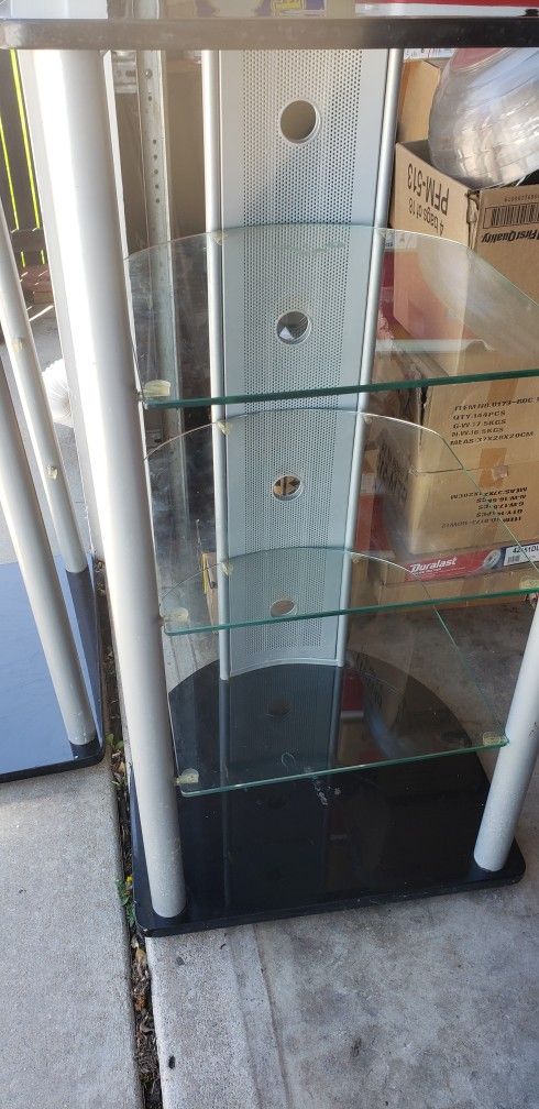 2 Glass Stands