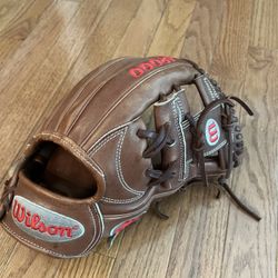 A2000 1787 11.75 Infield Baseball Glove