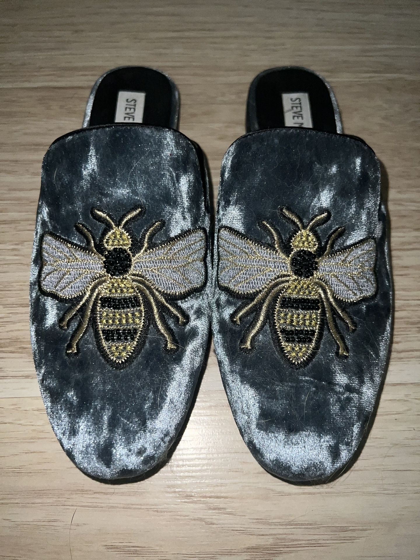 Steve Madden 6.5 Velvet Hugh Bumble Bee Mules Slip On Shoes Beaded Embroidered