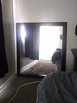 Wall mirror