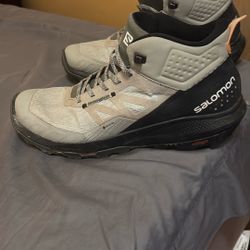 Salomon Men's OUTPULSE Mid Gore-Tex Hiking Boots for Men,