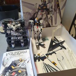 Gundam Model Kit 