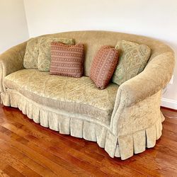 Broyhill Upholstered Elegant Sofa with 2 Wingback Chairs