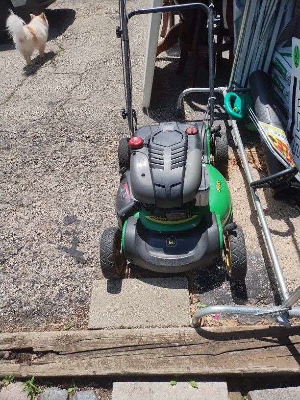 John Deere Lawn Mower $125 Carol Stream 60188