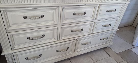 Gorgeous Cream White 8-Drawer Dresser + Vanity Mirror — Farmhouse Boho Charm!