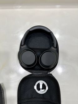 Sony WH1000xm4 Wireless Noise Canceling Headphones in Black Carrying Case