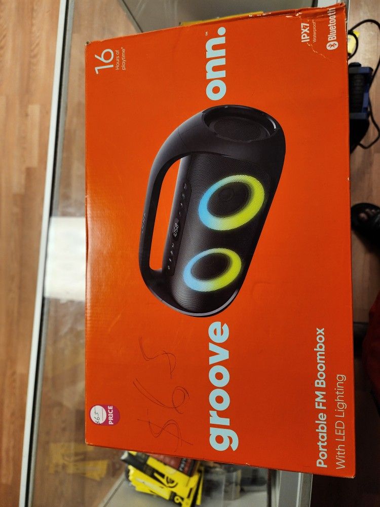 Onn Portable FM Boombox Bluetooth with Multicolour LED Lighting IPX7 - LN