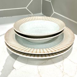 Japanese Mino Ware Made in Japan Stoneware Plates and Bowls Set 4 pcs