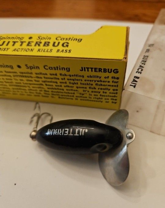 Vintage Jitterbug Bass Lure
