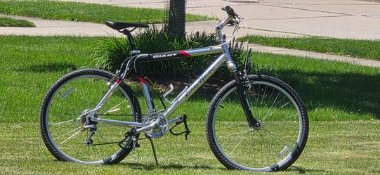 GIANT EDDIE BAUER SPORT EDITION - LARGE FRAME - ALL TERRAIN BIKE - TUNED