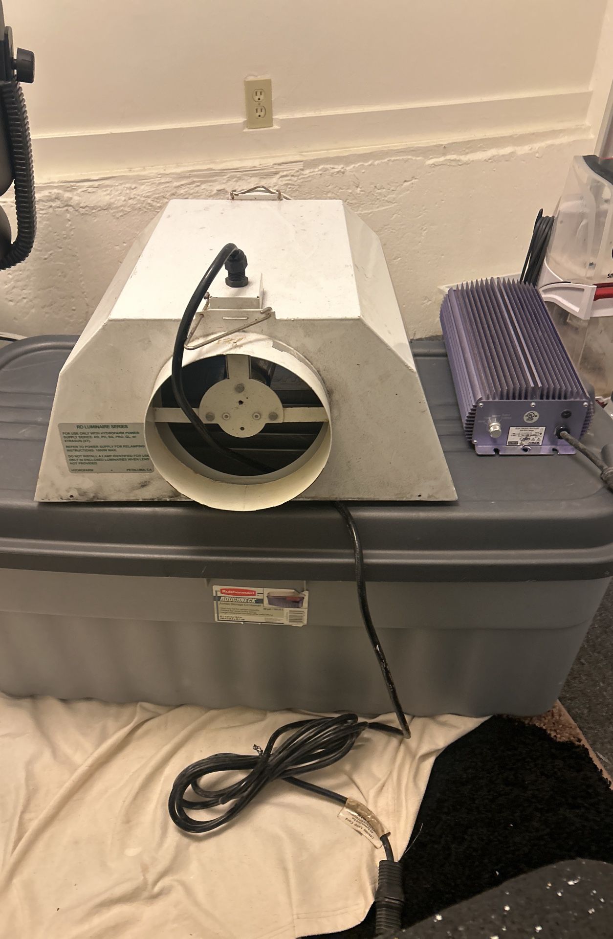 HydroFarm Grow Light