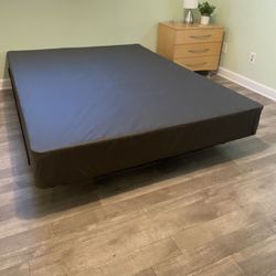 Box Spring Full Size. New From Factory, Also Available In Twin-Queen-King and Cali-King Same Day Delivery
