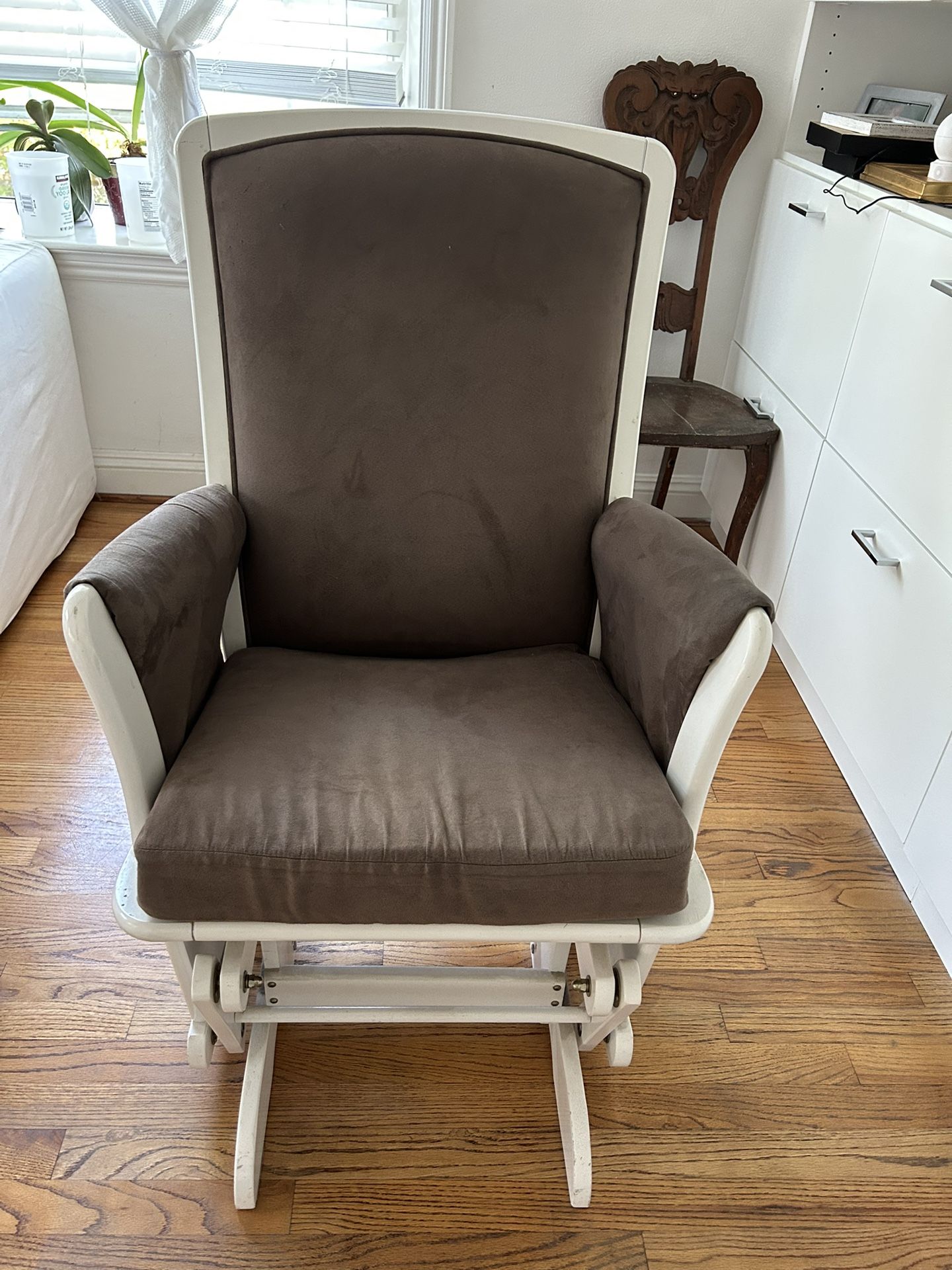 ROCKING CHAIR UPHOLSTERED