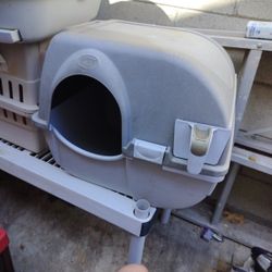 Omega Pawl Litter Box