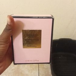 Victoria Secret Bombshell Perfume 