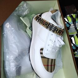 Burberry Shoes 44