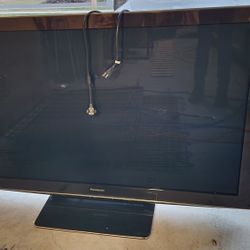 Two Non-working TVs, 80in Vizio & 58in Panasonic 