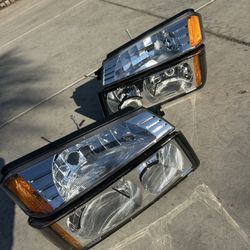 Chevy Avalanche Headlights 02-06 New 