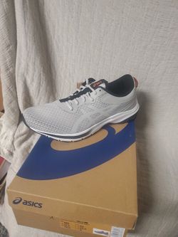 New ASICS Men Size 10.0 