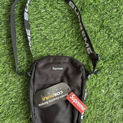 Supreme Cross Body 