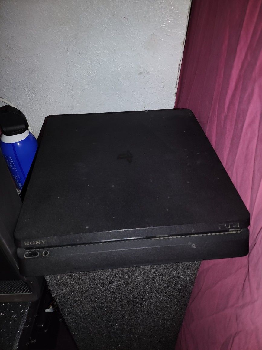 PS4 Slim With 1tb Memory