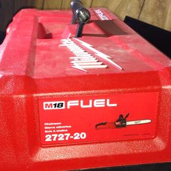 MILWAUKEE M18 FUEL 16 iN CHAIN SAW