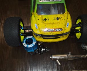 Team associated nitro truggy