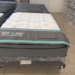 Brand New Full Size Bed In A Box Hybrid Mattress
