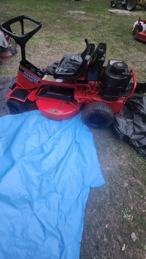 Snapper 28in Riding Mower Run&cut Excellent